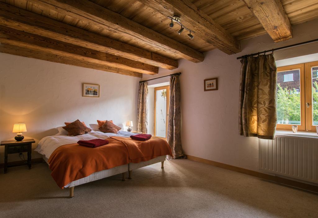 La Ferme Du Chateau Abondance エクステリア 写真